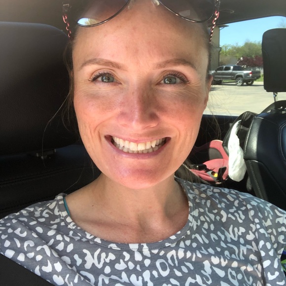 Meet your Posher, Rae - Picture 3 of 5